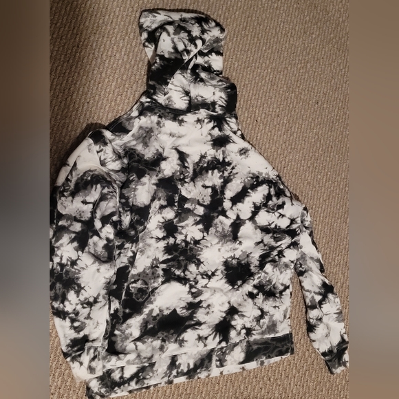 No boundaries hoodie. - Picture 2 of 3